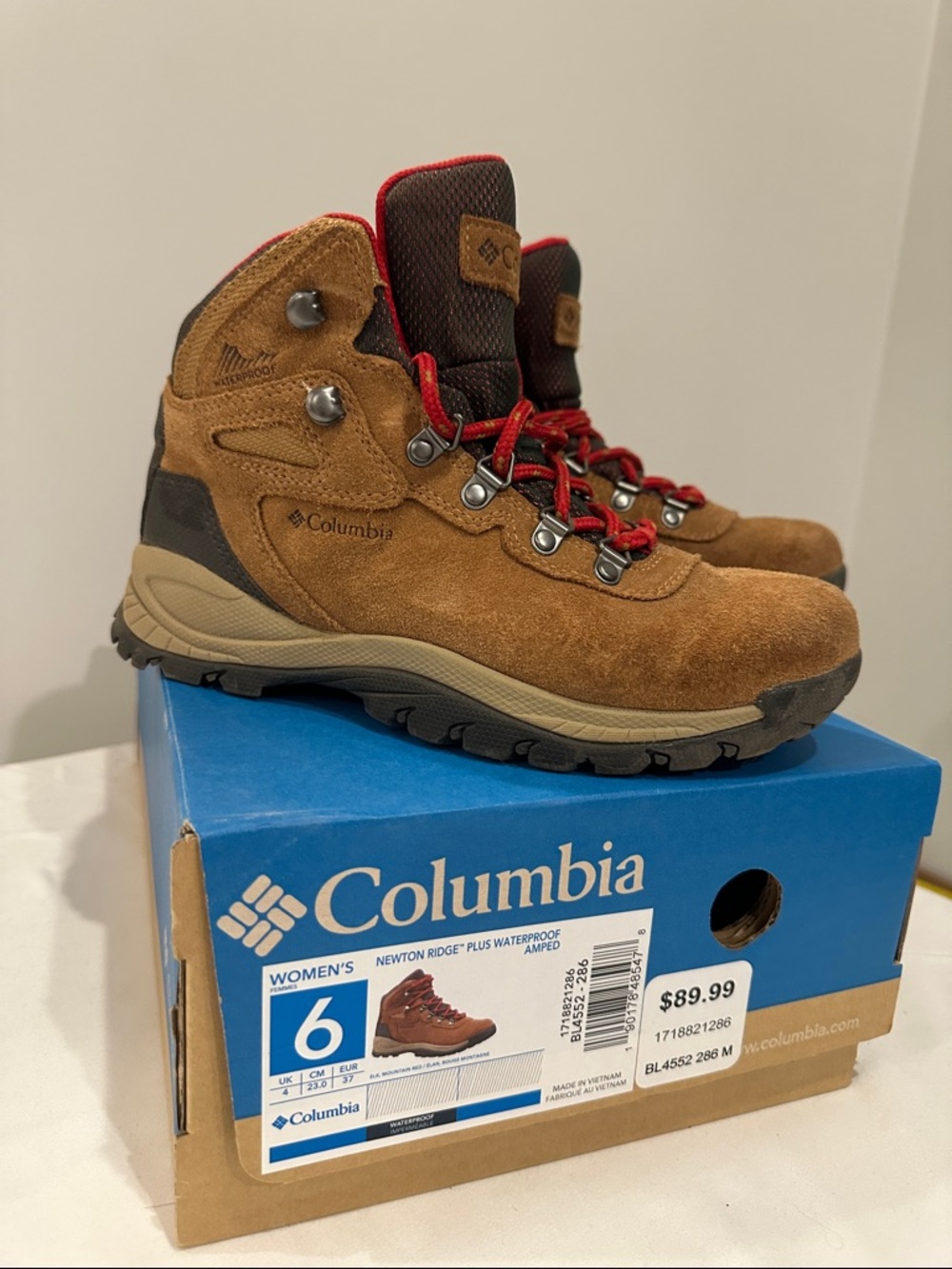 Columbia Brown Suede Hiking Boots with Red Laces